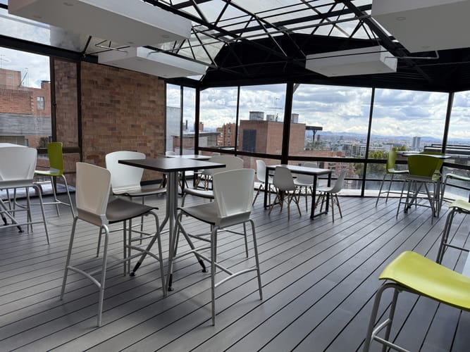 Apartamento de 4 alcobas en venta en El Refugio I, Bogotá, 273 m² · foto 21 de 24