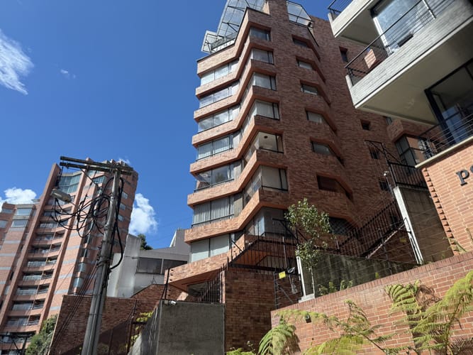 Apartamento de 4 alcobas en venta en El Refugio I, Bogotá, 273 m² · foto 24 de 24