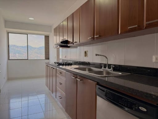 Apartamento de 3 alcobas en venta en La Tomatera, Medellín, 186 m² · foto 7 de 19