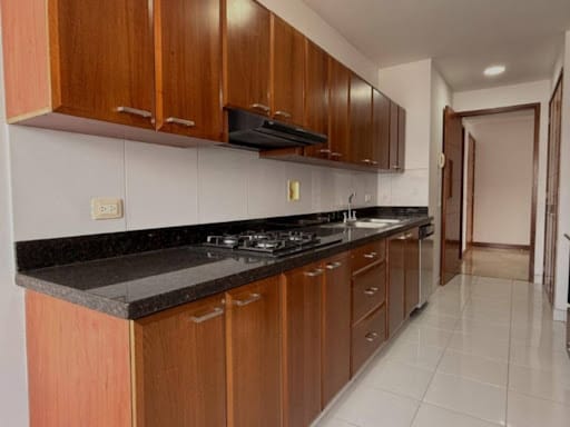 Apartamento de 3 alcobas en venta en La Tomatera, Medellín, 186 m² · foto 8 de 19