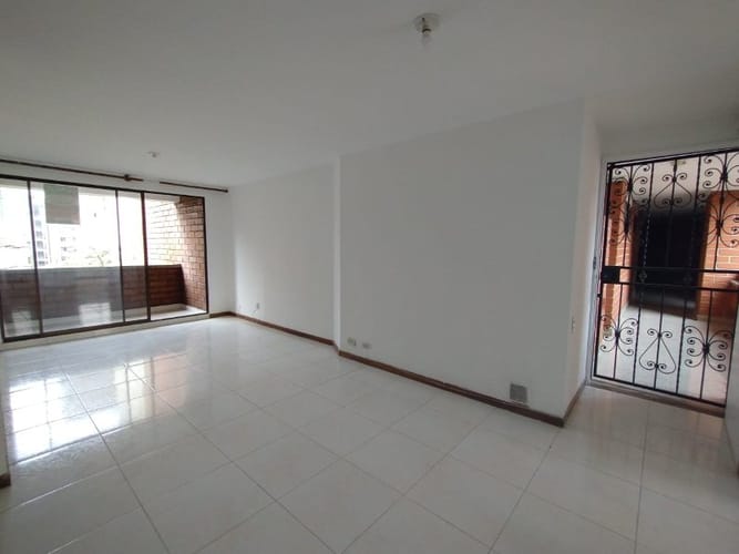 Apartamento en venta en Granizal, Medellín · foto 2 de 16