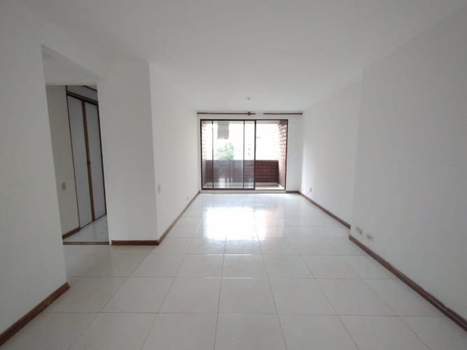 Apartamento en venta en Granizal, Medellín · foto 3 de 16