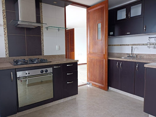 Apartamento en arriendo en La Tomatera, Medellín · foto 4 de 23