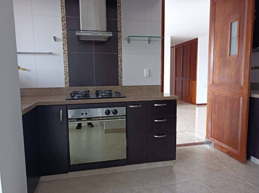 Apartamento en arriendo en La Tomatera, Medellín · foto 5 de 23
