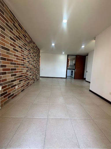 Apartamento en arriendo en Castropol, Medellín · foto 7 de 21