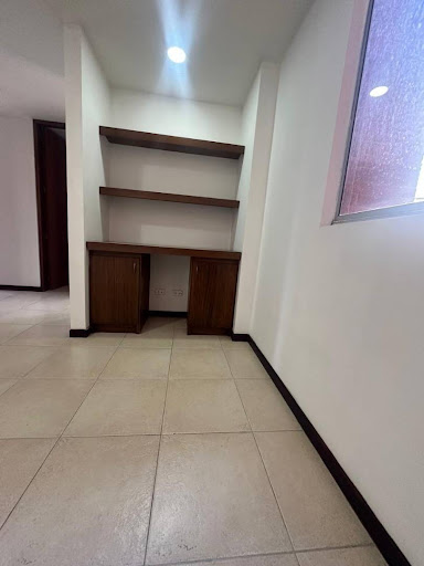 Apartamento en arriendo en Castropol, Medellín · foto 9 de 21