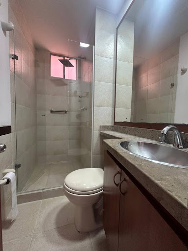 Apartamento en arriendo en Castropol, Medellín · foto 13 de 21