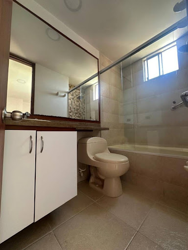 Apartamento en arriendo en Castropol, Medellín · foto 17 de 21
