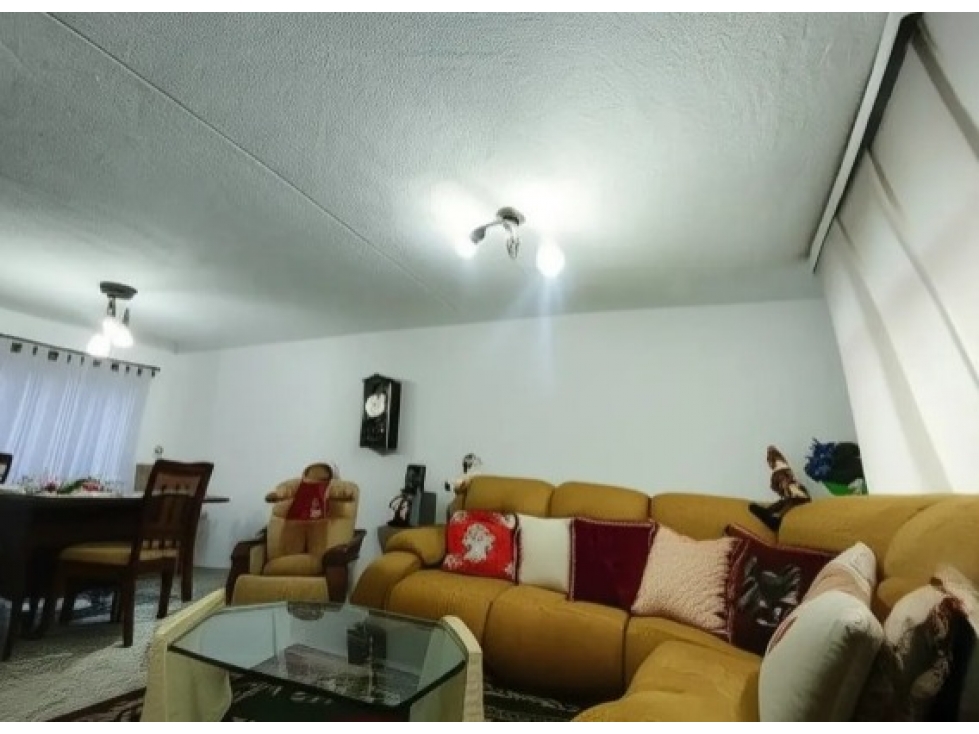 Casa en venta en Villa Luz, Bogotá · foto 3 de 18