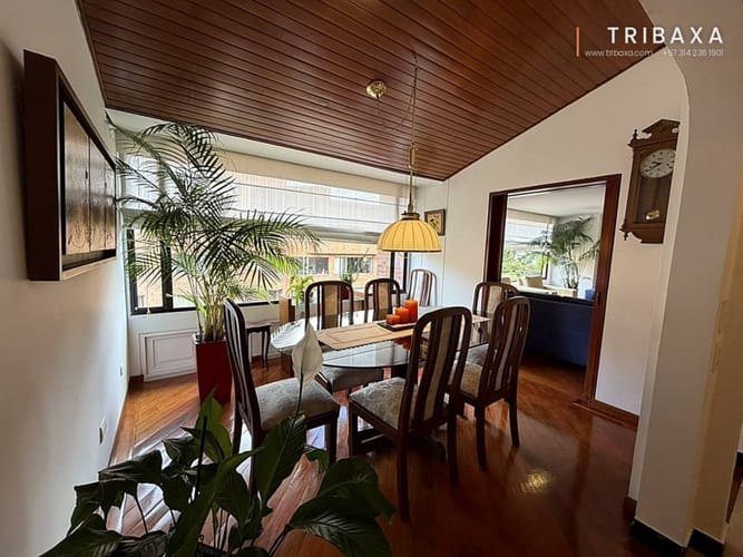 Apartamento de 3 alcobas en venta en La Carolina, Bogotá, 177 m² · foto 2 de 14