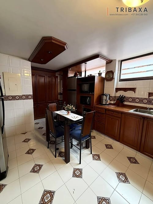 Apartamento de 3 alcobas en venta en La Carolina, Bogotá, 177 m² · foto 4 de 14