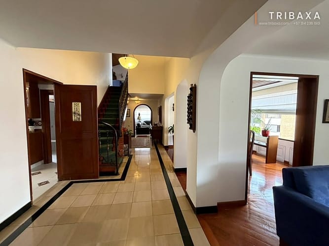 Apartamento de 3 alcobas en venta en La Carolina, Bogotá, 177 m² · foto 5 de 14