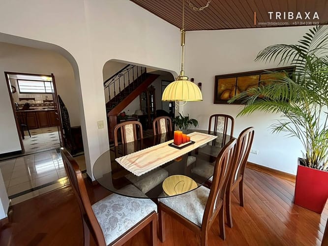 Apartamento de 3 alcobas en venta en La Carolina, Bogotá, 177 m² · foto 3 de 14