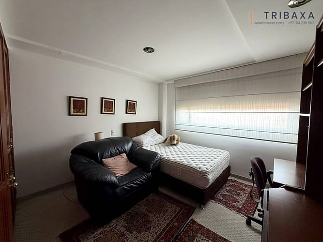 Apartamento de 3 alcobas en venta en La Carolina, Bogotá, 177 m² · foto 6 de 14