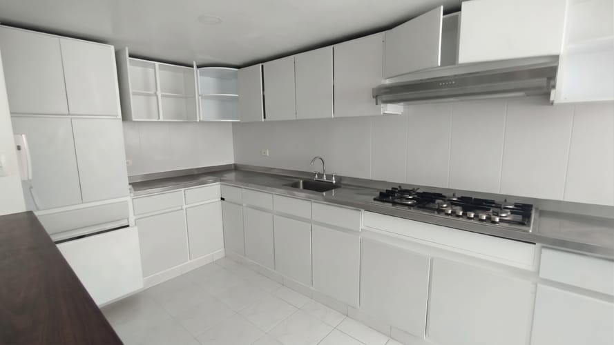 Apartamento de 3 alcobas en arriendo en Santa Paula, Bogotá, 115 m² · foto 3 de 24