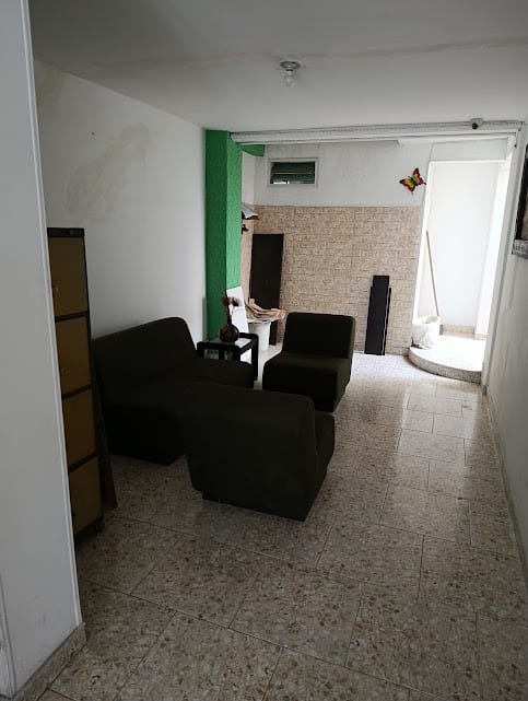 Casa de 6 alcobas en venta en Prados Del Norte, Cali, 550 m² · foto 2 de 11
