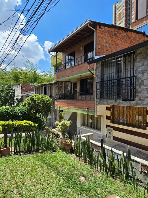 Apartamento de 3 alcobas en venta en Suarez, Bello, 44 m² · foto 2 de 10