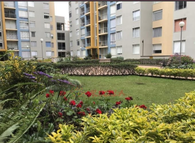 Apartamento de 3 alcobas en venta en Santa Teresa, Bogotá, 72 m² · foto 2 de 13