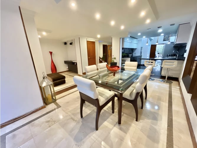 Casa de 4 alcobas en venta en Niza, Bogotá, 223 m² · foto 3 de 24