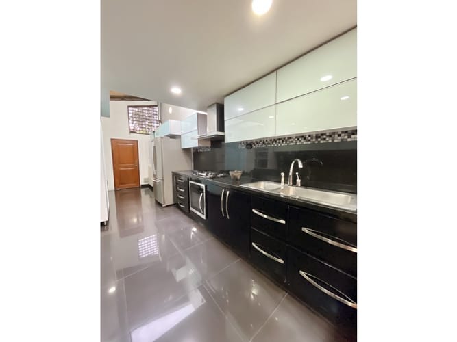 Casa de 4 alcobas en venta en Niza, Bogotá, 223 m² · foto 7 de 24