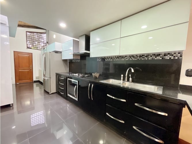 Casa de 4 alcobas en venta en Niza, Bogotá, 223 m² · foto 9 de 24
