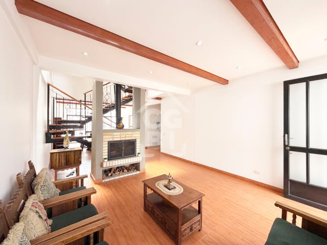Casa de 5 alcobas en venta en Villa Olimpica, Chía, 365 m² · foto 2 de 24