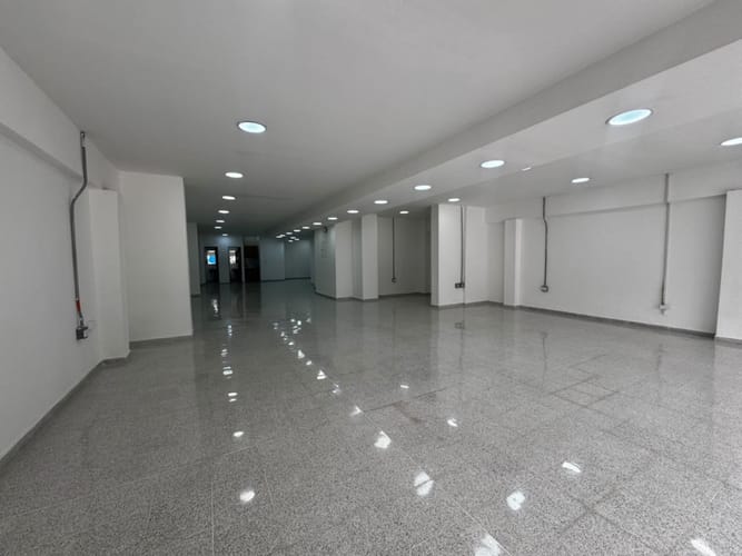 Local en arriendo en Las Acacias, Medellín, 229 m² · foto 2 de 12