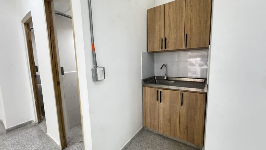 Local en arriendo en Las Acacias, Medellín, 229 m² · foto 9 de 12
