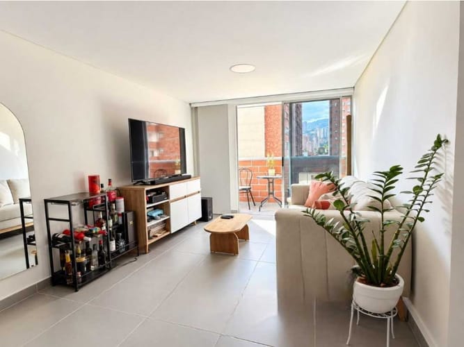Apartamento de 3 alcobas en venta en Los Colores, Medellín, 70 m² · foto 9 de 14