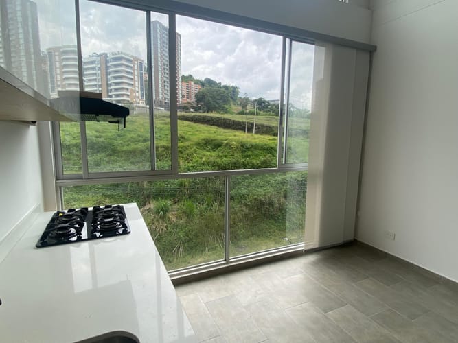 Apartaestudio en venta en Pinares, Pereira, 60 m² · foto 2 de 12