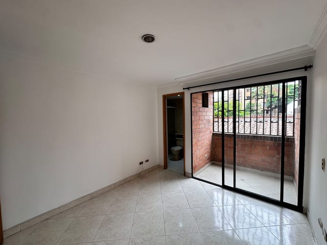 Apartamento de 2 alcobas en arriendo en San Joaquin, Medellín, 56 m² · foto 4 de 9