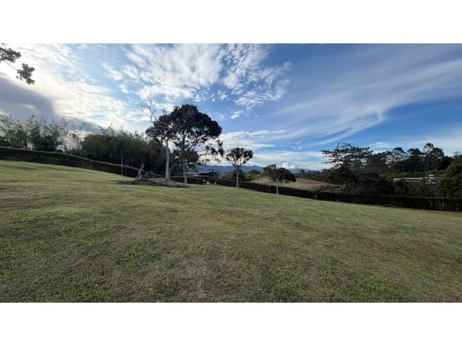 Lote en venta en Llano Grande, Rionegro, 2565 m² · foto 4 de 7