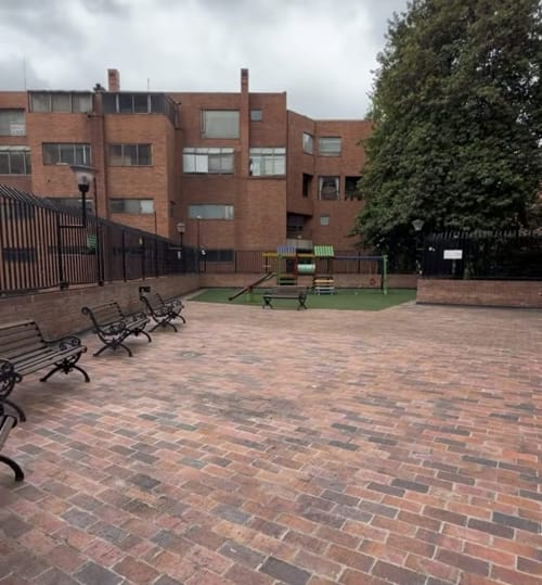 Apartamento de 2 alcobas en arriendo en Los Rosales, Bogotá, 125 m² · foto 17 de 17