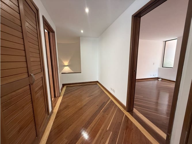 Apartamento de 2 alcobas en venta en Los Rosales, Bogotá, 134 m² · foto 11 de 22