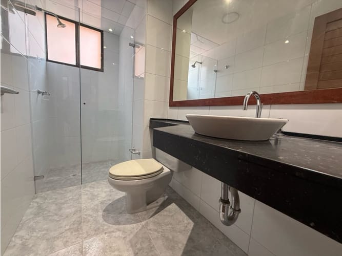 Apartamento de 2 alcobas en venta en Los Rosales, Bogotá, 134 m² · foto 13 de 22