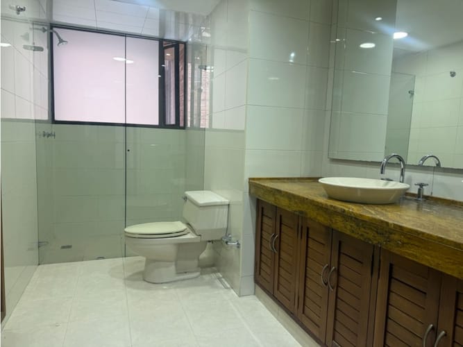 Apartamento de 2 alcobas en venta en Los Rosales, Bogotá, 134 m² · foto 17 de 22