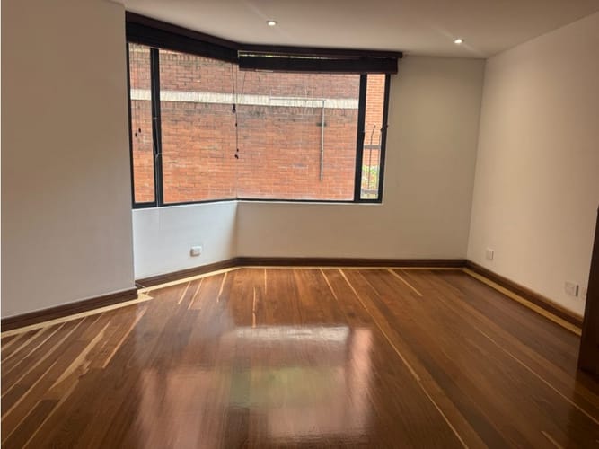 Apartamento de 2 alcobas en venta en Los Rosales, Bogotá, 134 m² · foto 18 de 22