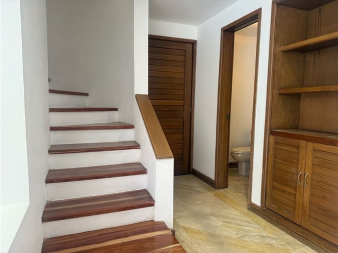 Apartamento de 2 alcobas en venta en Los Rosales, Bogotá, 134 m² · foto 19 de 22
