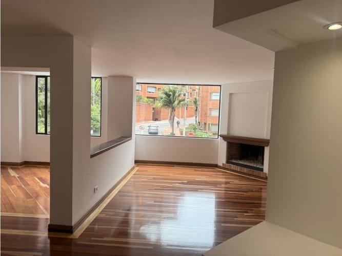 Apartamento de 2 alcobas en venta en Los Rosales, Bogotá, 134 m² · foto 20 de 22