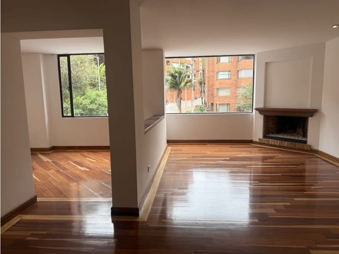 Apartamento de 2 alcobas en venta en Los Rosales, Bogotá, 134 m² · foto 21 de 22