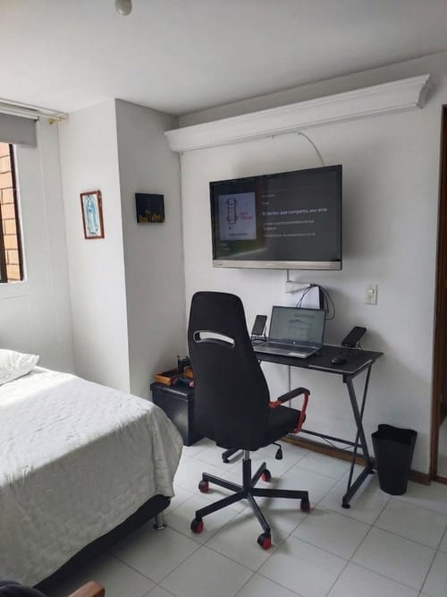 Apartamento de 4 alcobas en venta en Laureles, Medellín, 84 m² · foto 12 de 24