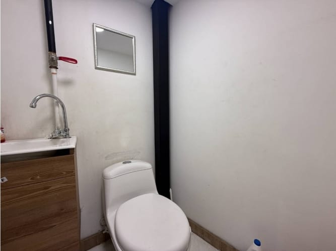 Local en venta en Laureles, Medellín, 29 m² · foto 4 de 6