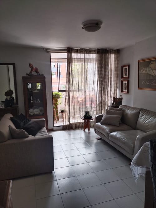 Apartamento de 4 alcobas en venta en Laureles, Medellín, 84 m² · foto 5 de 24