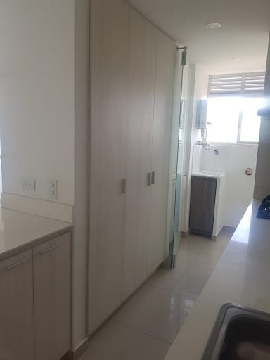 Apartamento de 3 alcobas en arriendo en Prados De Sabaneta, Sabaneta, 87 m² · foto 3 de 20