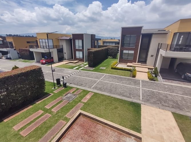 Casa de 4 alcobas en venta en Pueblo Viejo, Cota, 340 m² · foto 19 de 24
