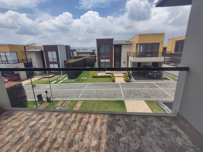 Casa de 4 alcobas en venta en Pueblo Viejo, Cota, 340 m² · foto 18 de 24