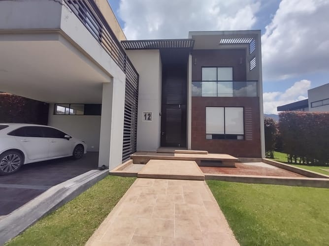 Casa de 4 alcobas en venta en Pueblo Viejo, Cota, 340 m² · foto 3 de 24