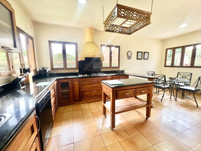 Casa de 4 alcobas en venta en Llano Grande, Rionegro, 450 m² · foto 10 de 21