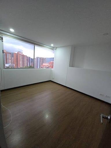 Apartamento de 2 alcobas en arriendo en Loma Del Esmeraldal, Envigado, 78 m² · foto 8 de 19