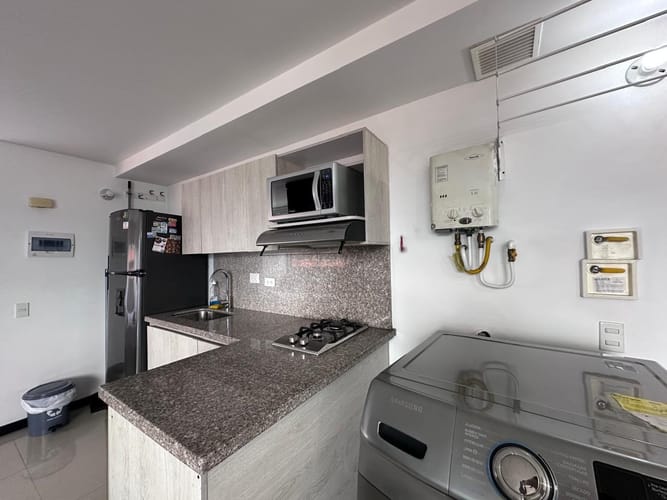 Apartamento de 1 alcoba en arriendo en Los Naranjos, Medellín, 35 m² · foto 10 de 13